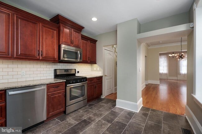 Building Photo - 236 Mercer St