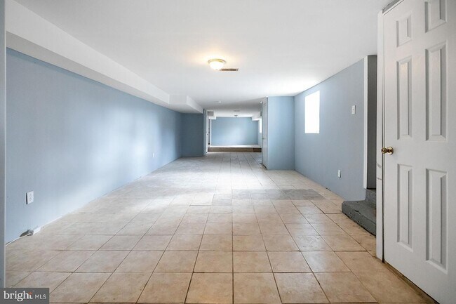 Building Photo - 851 S 57th St