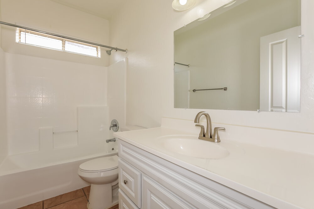 Building Photo - 125 N 22nd Pl