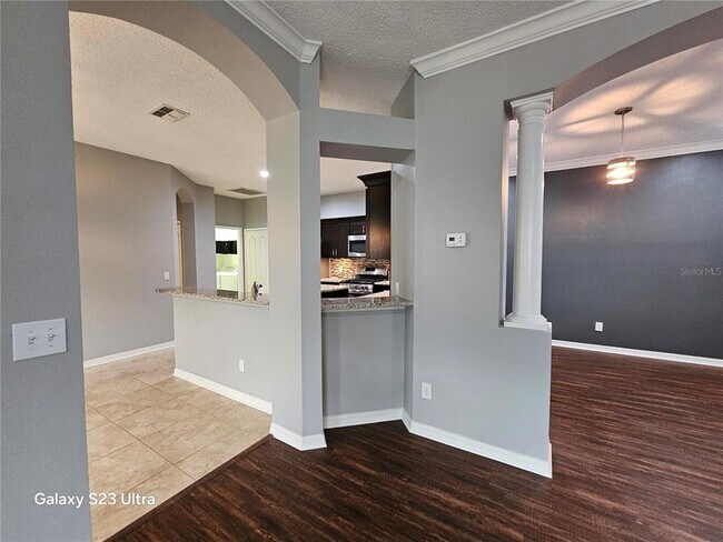 Building Photo - 9852 Bridgeton Dr