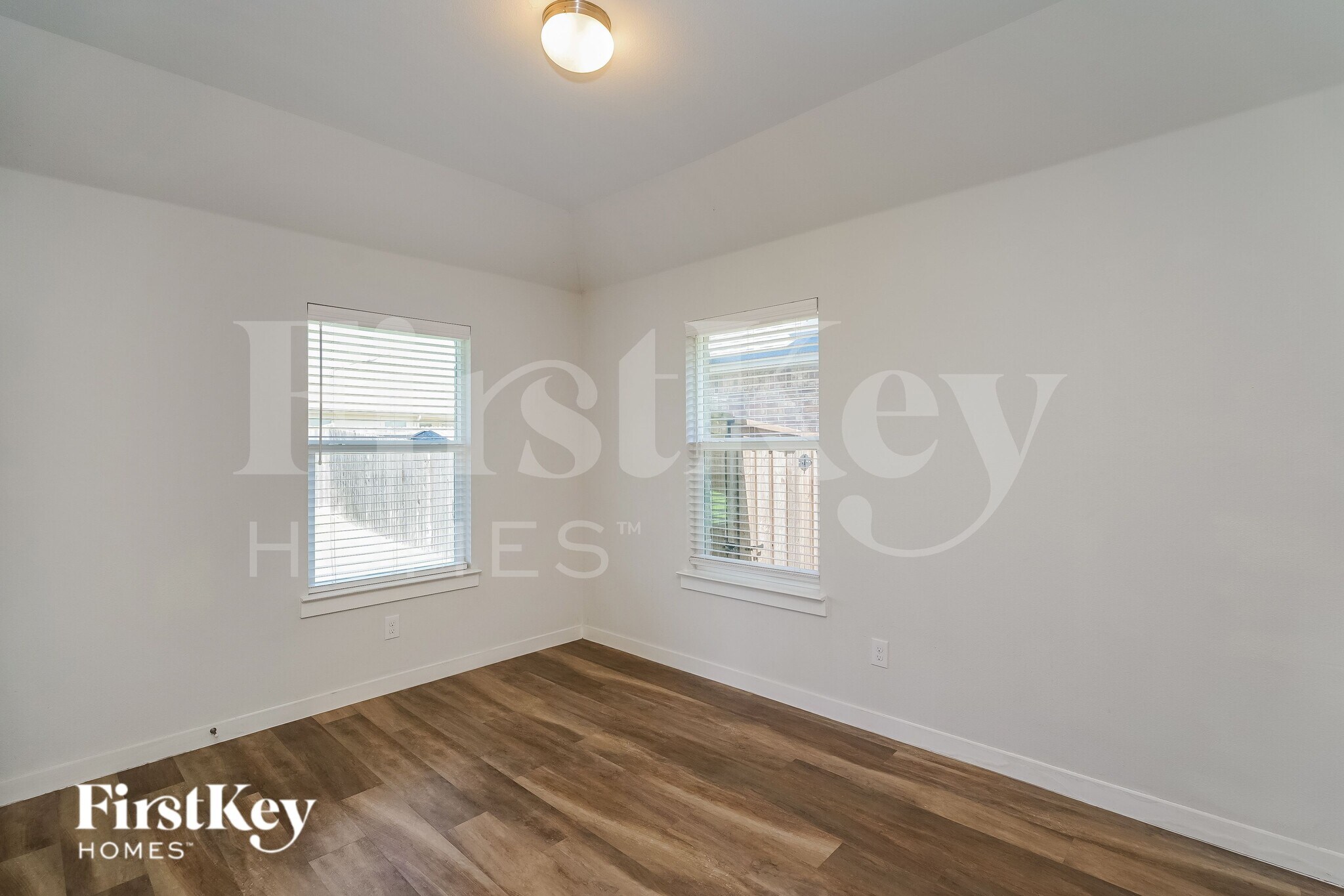 Building Photo - 9005 Dameron Dr
