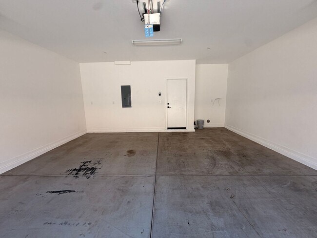 Building Photo - Stylish 3-Bedroom Retreat in the Heart of Gilbert