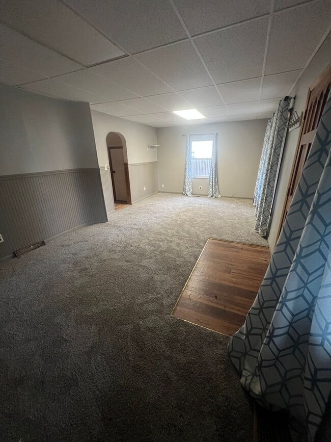 Building Photo - Northend Spacious 3 bedroom 1 bath with Large accessible ramp!