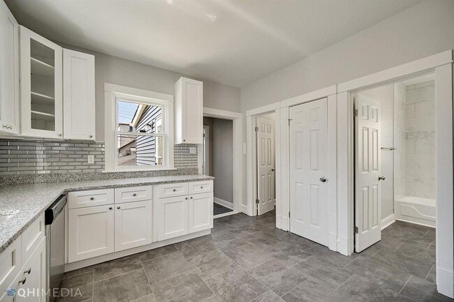 Building Photo - 2134 Atchison Ave