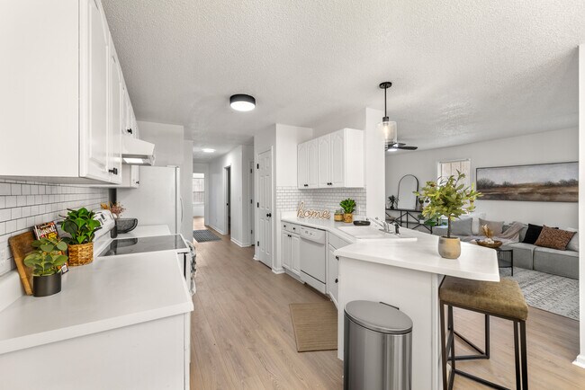 Building Photo - 515 Pearson Town Rd