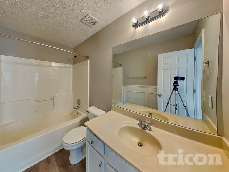 Building Photo - 129 Ilex Dr