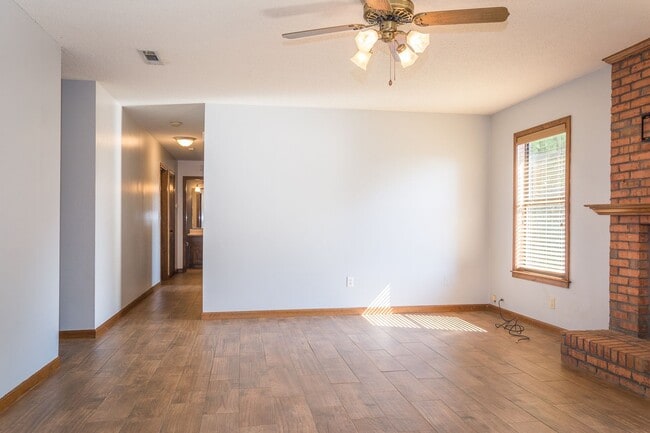 Building Photo - 10900 Co Rd 1