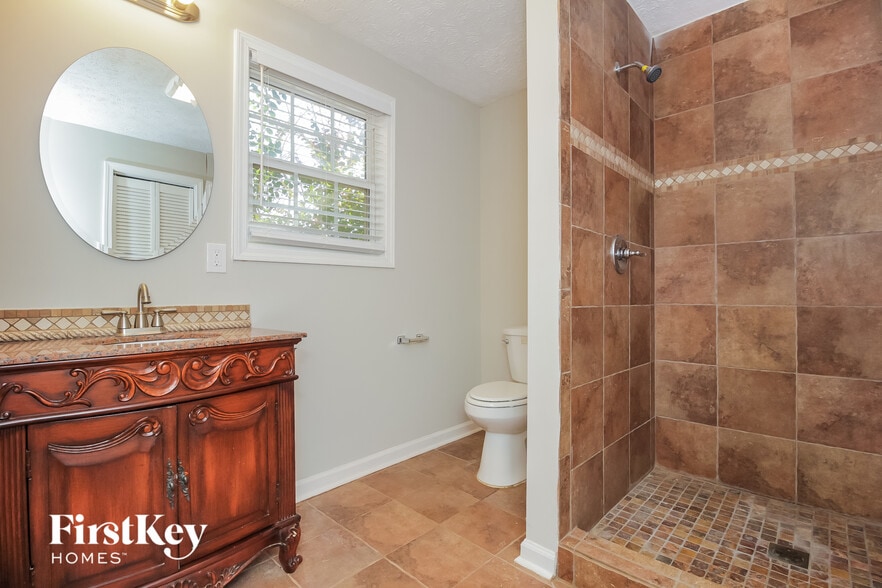 Building Photo - 14 Windcliff Ct SW