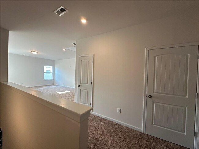 Building Photo - 620 Summerfield Ln NW