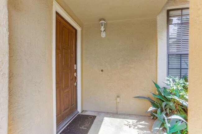 Building Photo - Charming Two Story 3 BR Home Available Mid June!