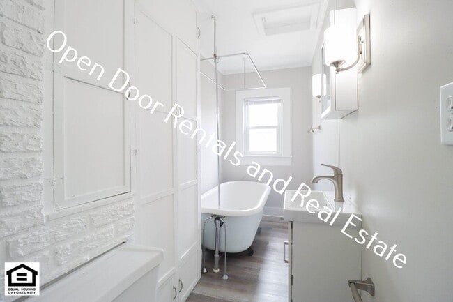 Building Photo - 1918 Riedmiller Ave