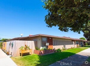 Building Photo - 754 N Shattuck Pl