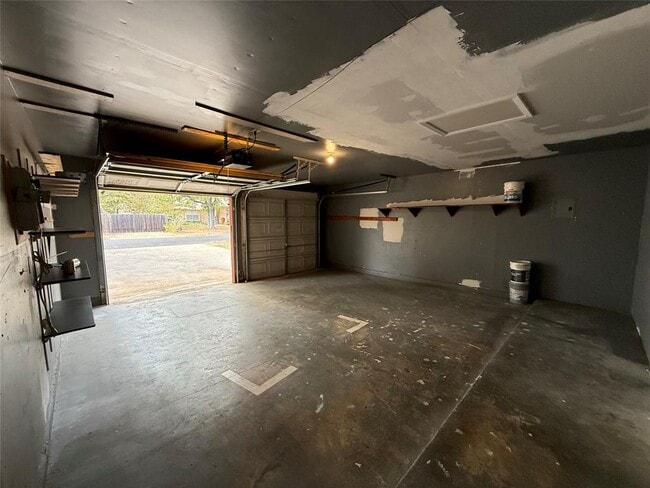 Building Photo - 11603 Tanglebriar Trail