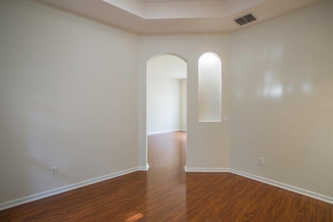 Building Photo - 3876 Shoreview Dr