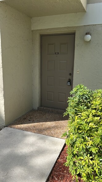 Building Photo - 111 Gardens Dr