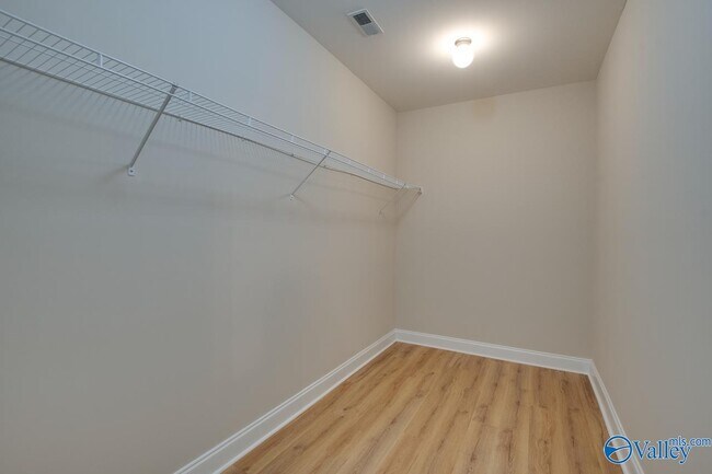 Building Photo - 112 Autumn Branch Dr