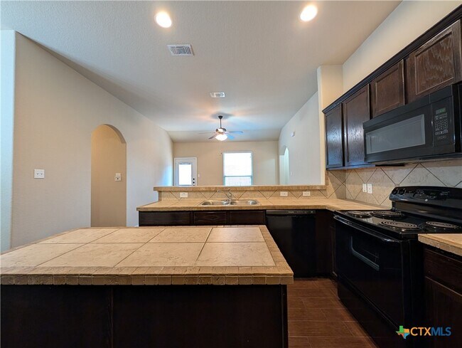 Building Photo - 296 Rosalie Dr
