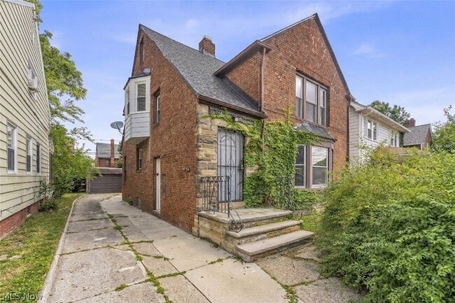 Building Photo - 13613 Cedar Rd