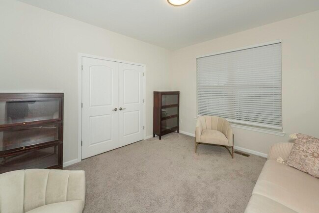 Building Photo - 50236 Amberwood Rd