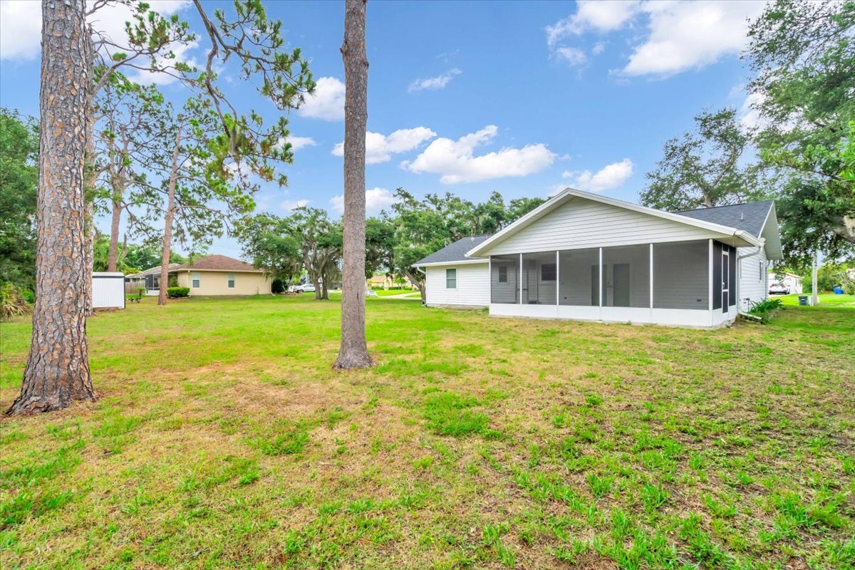 Building Photo - 5852 Brickell Dr