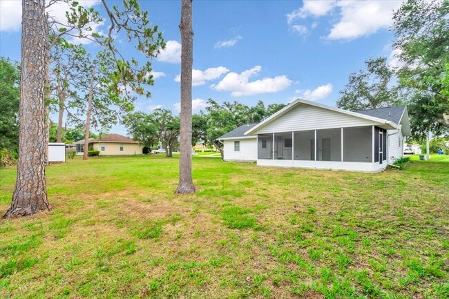 Building Photo - 5852 Brickell Dr