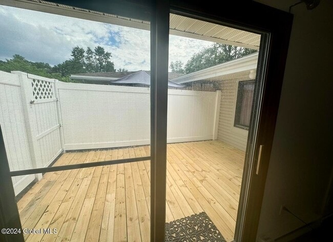 Building Photo - 9 Donna Lynn Dr