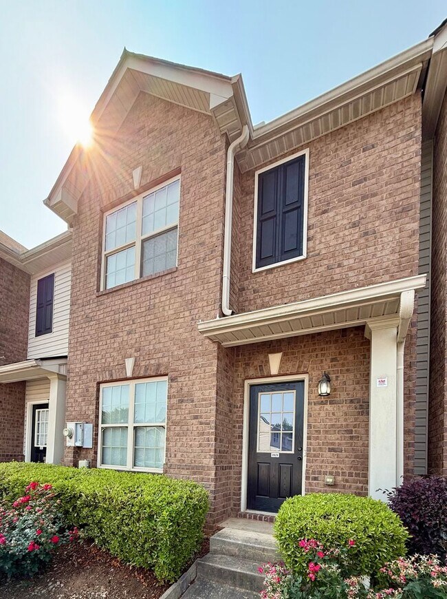 Primary Photo - Great Oakwood Location- 3 bedroom, 2.5 bat...