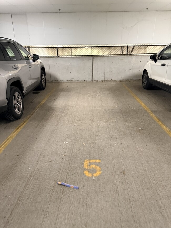 Building Photo - 252 Stetson St