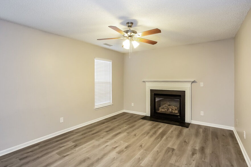 Building Photo - 10316 Gold Pan Rd