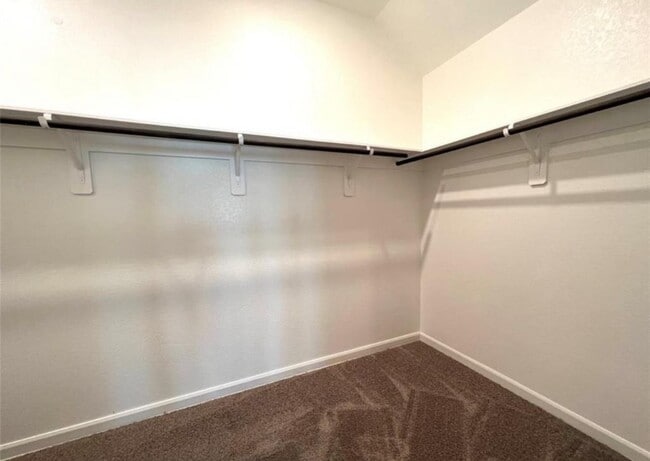 Building Photo - 3011 Azalea Pt