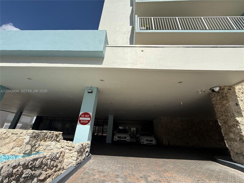 Building Photo - 5838 Collins Ave