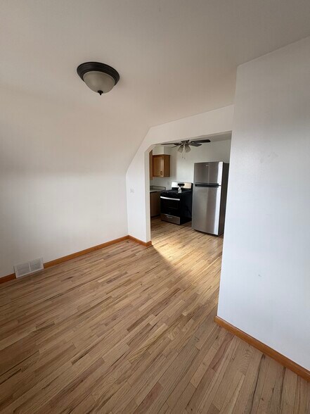 Building Photo - 6055 S Massasoit Ave