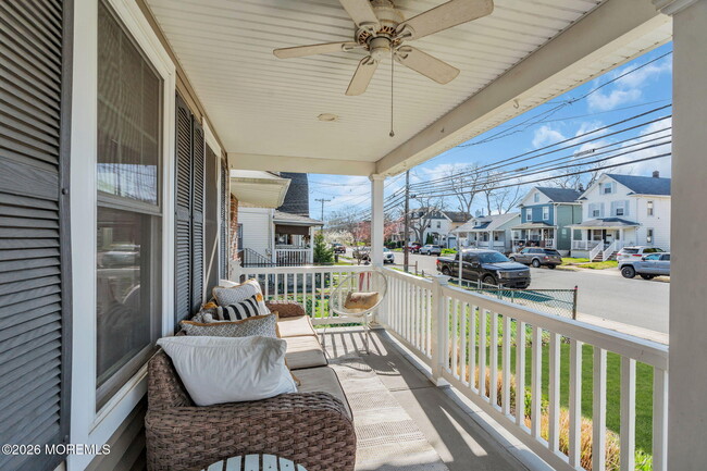 Building Photo - 510 Lareine Ave