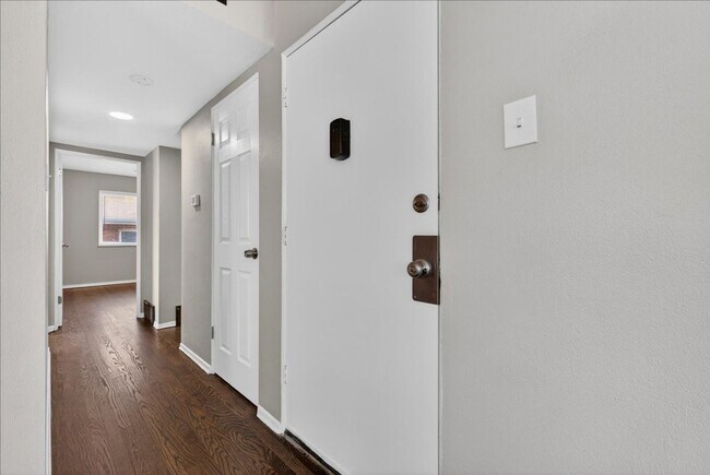 Building Photo - The Penthouse