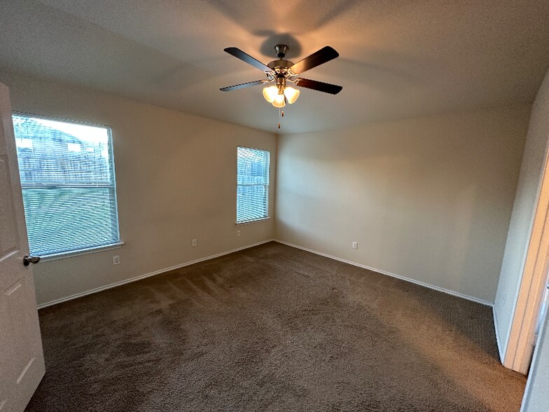 Building Photo - 2809 Skinner Dr
