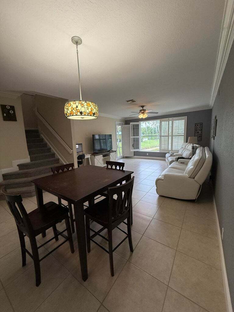 Building Photo - 2136 Oakmont Dr
