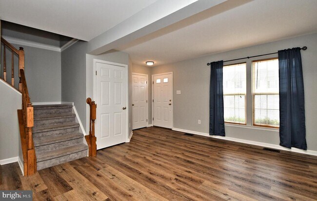 Building Photo - 3435 Westview Dr