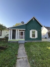 Building Photo - 811 W 4th St