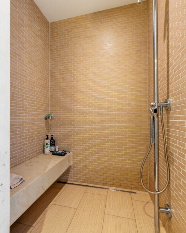 Building Photo - Waldorf Astoria 4001-Strip/City/Mtn Views from this Stunning FULLY FURNISHED 1Bd/1.5Ba Residence