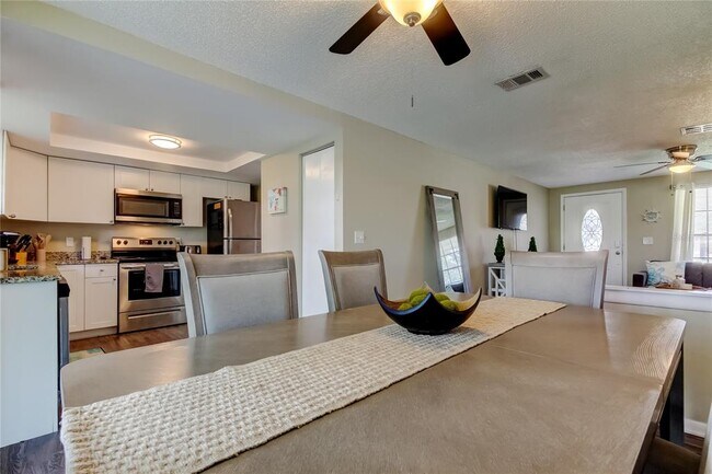 Building Photo - 12529 Mondragon Dr