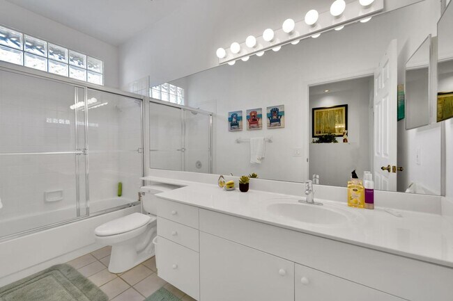 Building Photo - Seasonal 3br 2bath Condo in Harbor Lakes C...