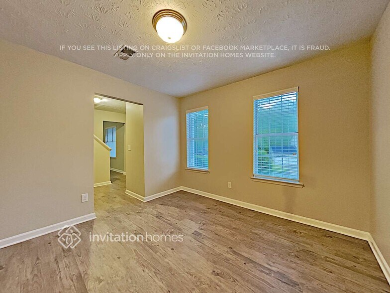 Building Photo - 715 Country Manor Way