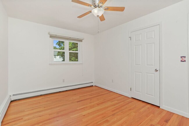 Building Photo - 115 Lucille St