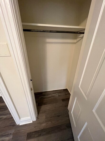 Building Photo - 27 S Locust St