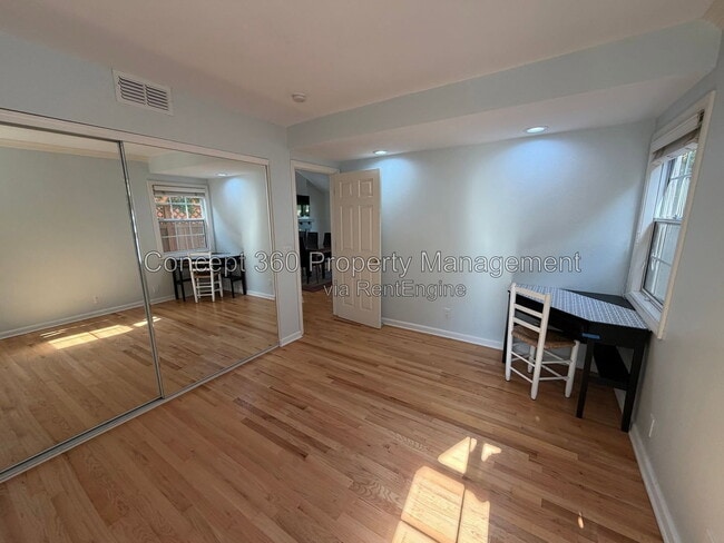 Building Photo - 237 Novara Dr