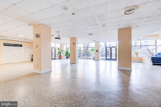 Building Photo - 4201 Cathedral Ave NW