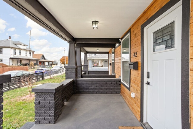 Building Photo - 42 S Holmes Ave