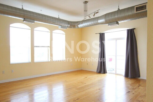 Building Photo - Spacious Penthouse Loft Garage Parking Included in Price!  - 3rd and Broadway in the Heart of Den...