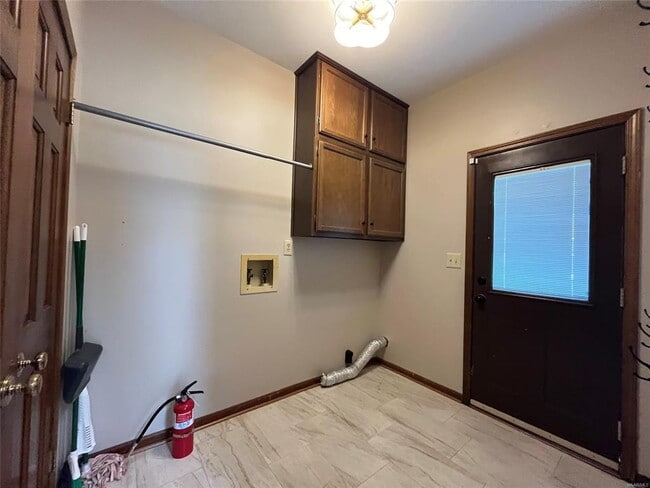 Building Photo - 3128 Hemon Rd