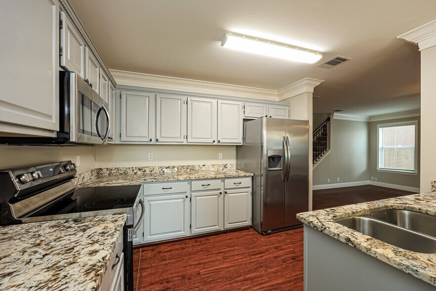 Building Photo - 607 Limestone Flat